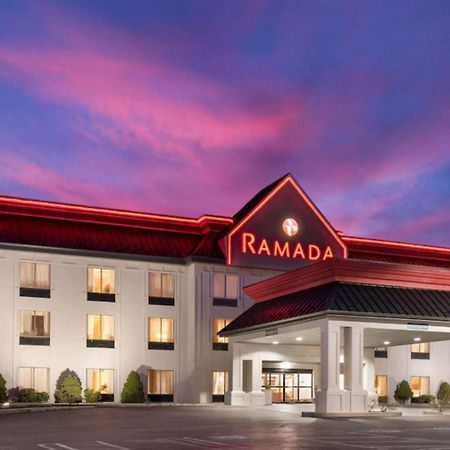 Ramada By Wyndham Harrisburg/Hershey Area Buitenkant foto