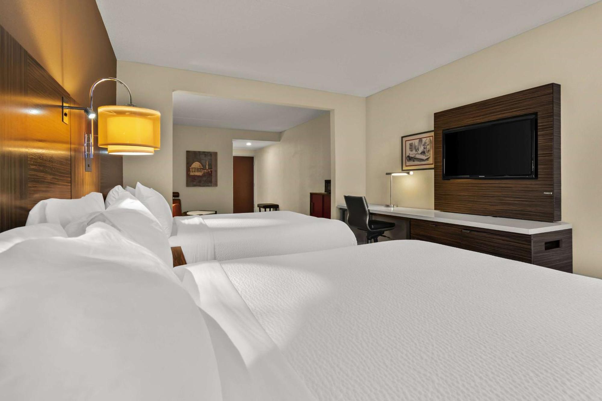 Ramada By Wyndham Harrisburg/Hershey Area Buitenkant foto