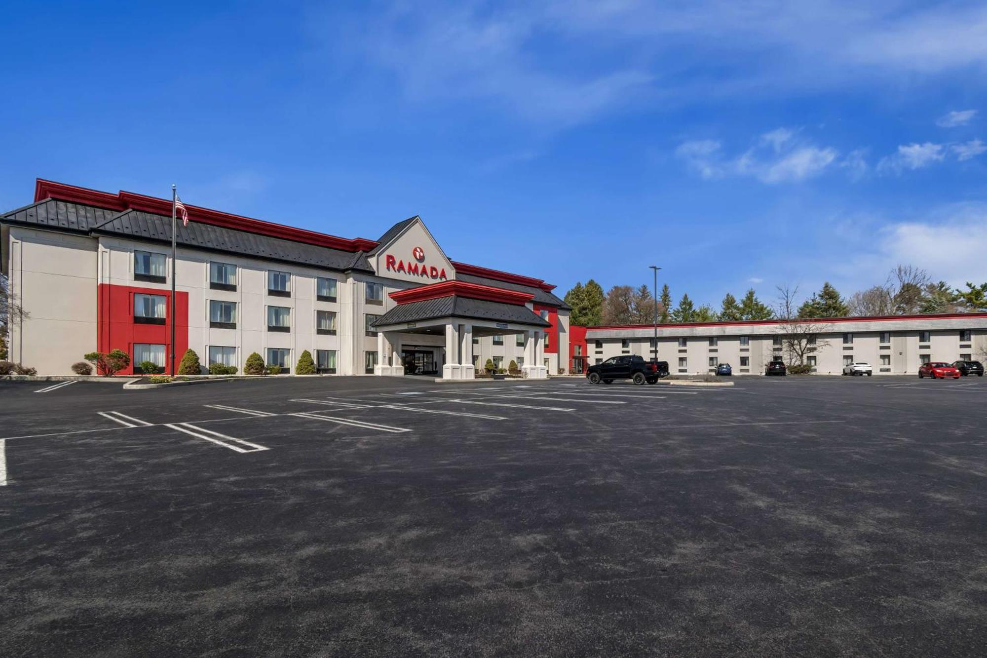 Ramada By Wyndham Harrisburg/Hershey Area Buitenkant foto