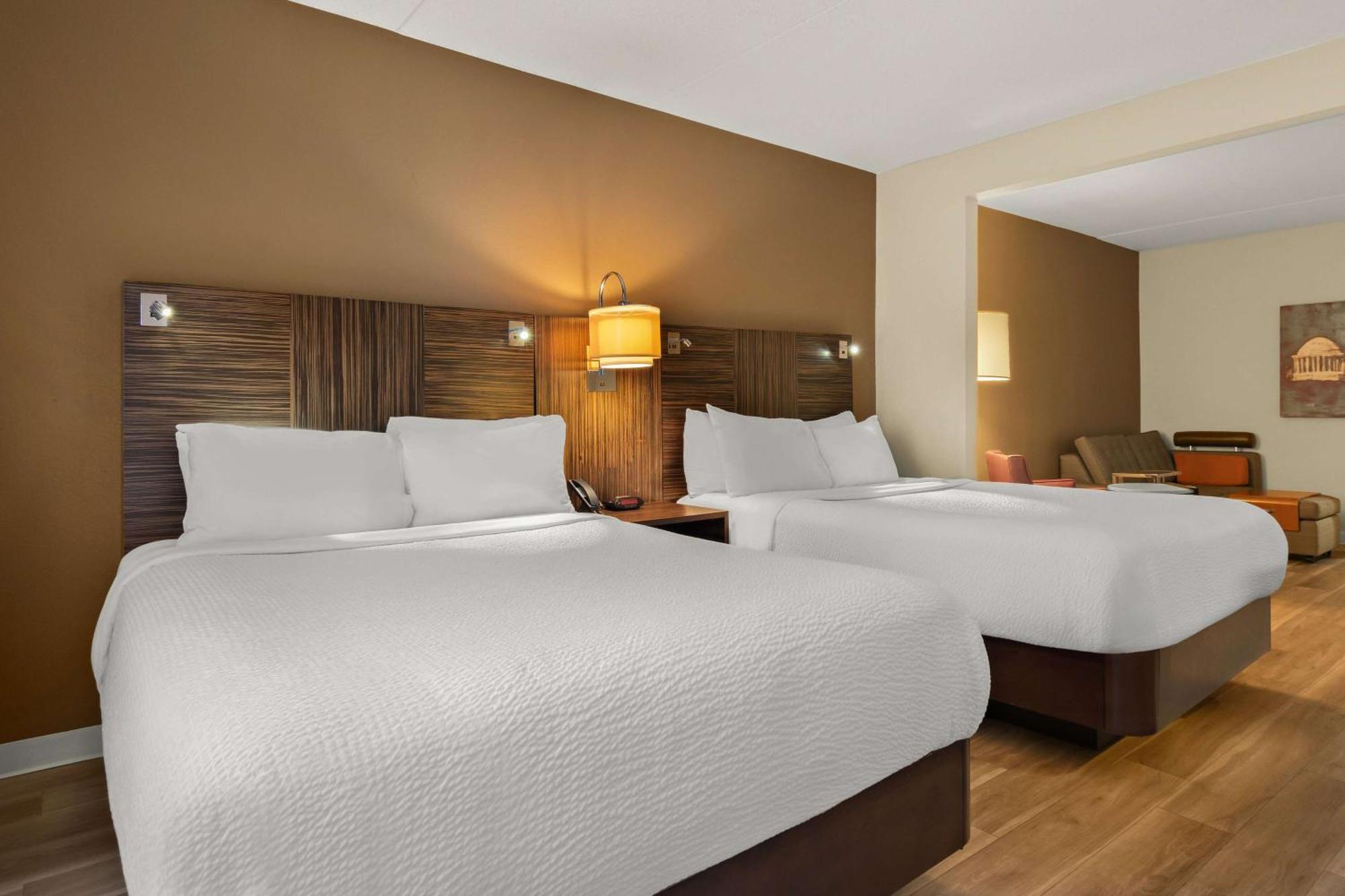 Ramada By Wyndham Harrisburg/Hershey Area Buitenkant foto