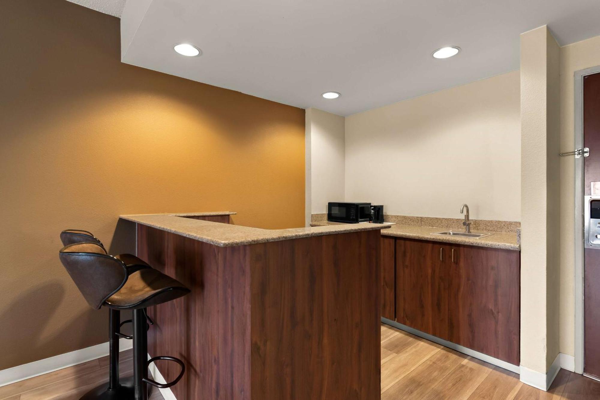 Ramada By Wyndham Harrisburg/Hershey Area Buitenkant foto