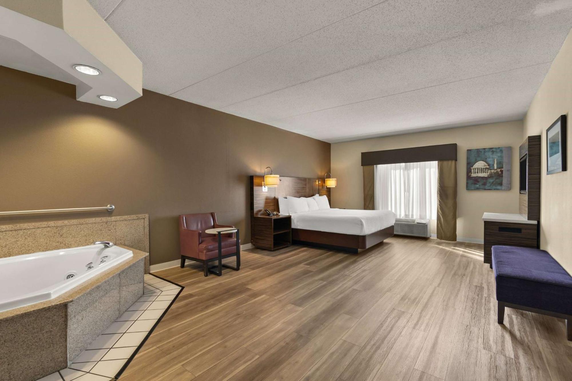 Ramada By Wyndham Harrisburg/Hershey Area Buitenkant foto