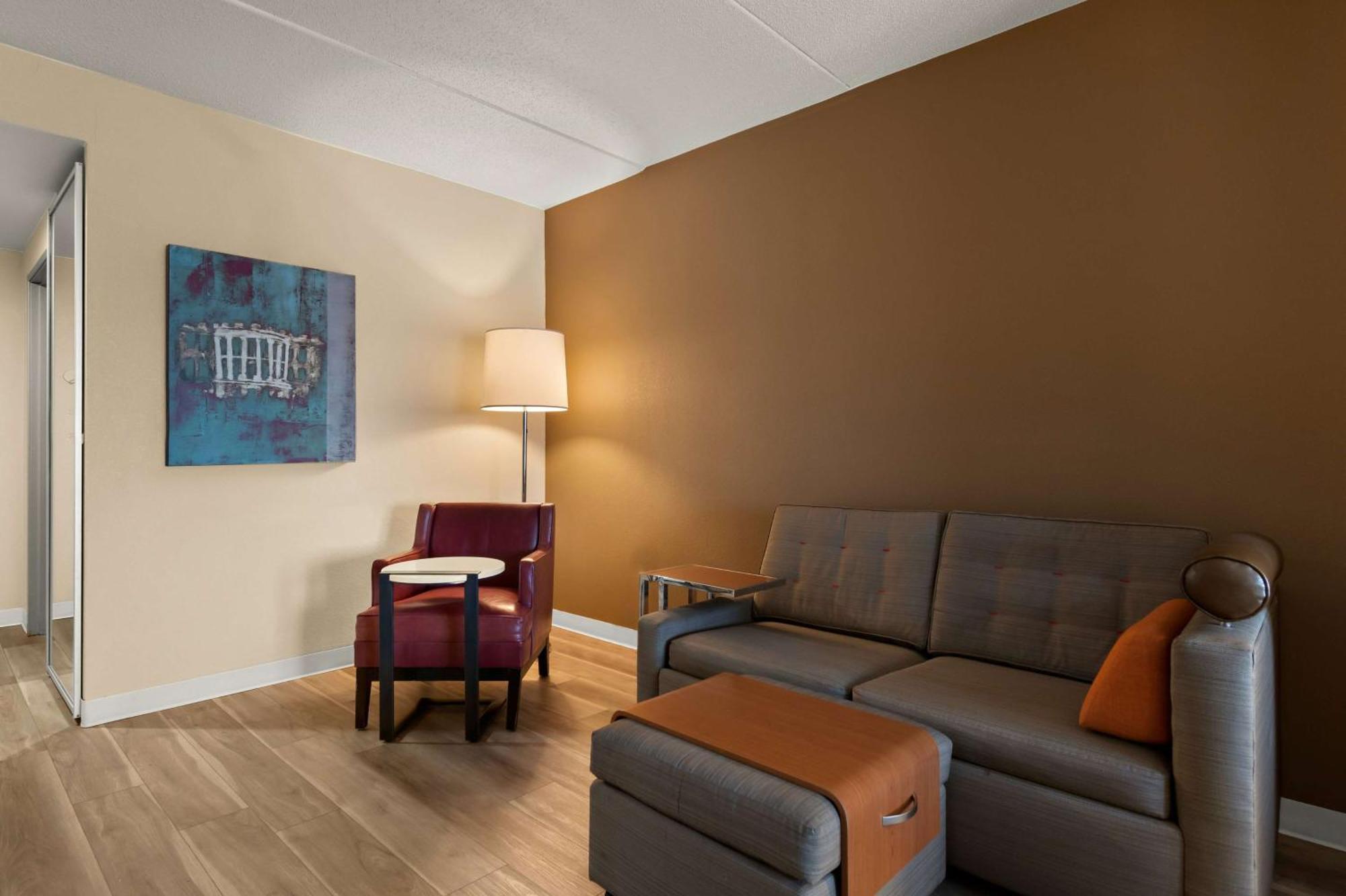 Ramada By Wyndham Harrisburg/Hershey Area Buitenkant foto