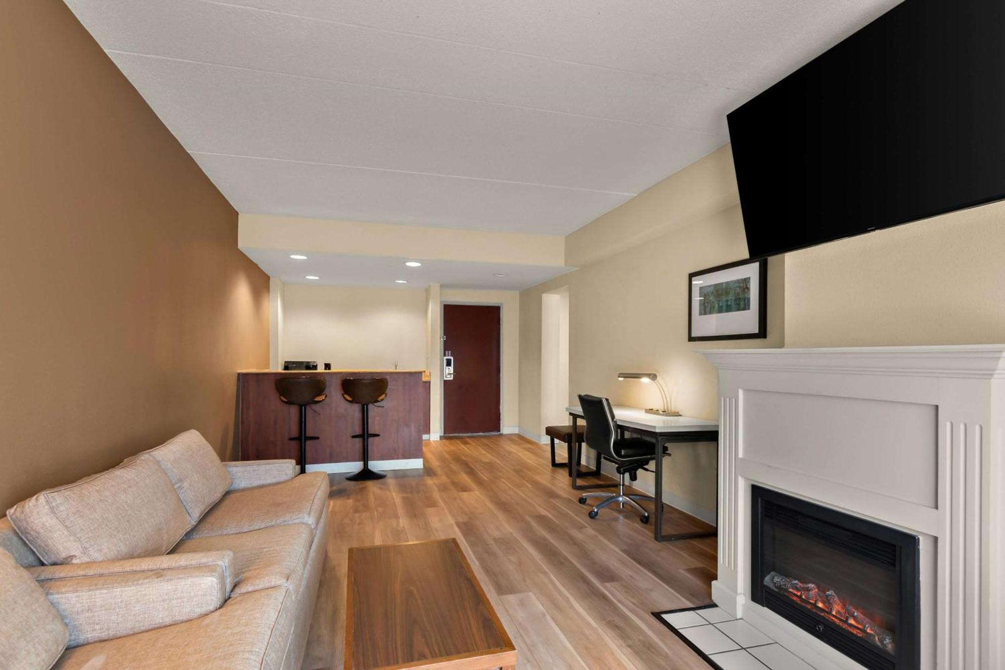 Ramada By Wyndham Harrisburg/Hershey Area Buitenkant foto