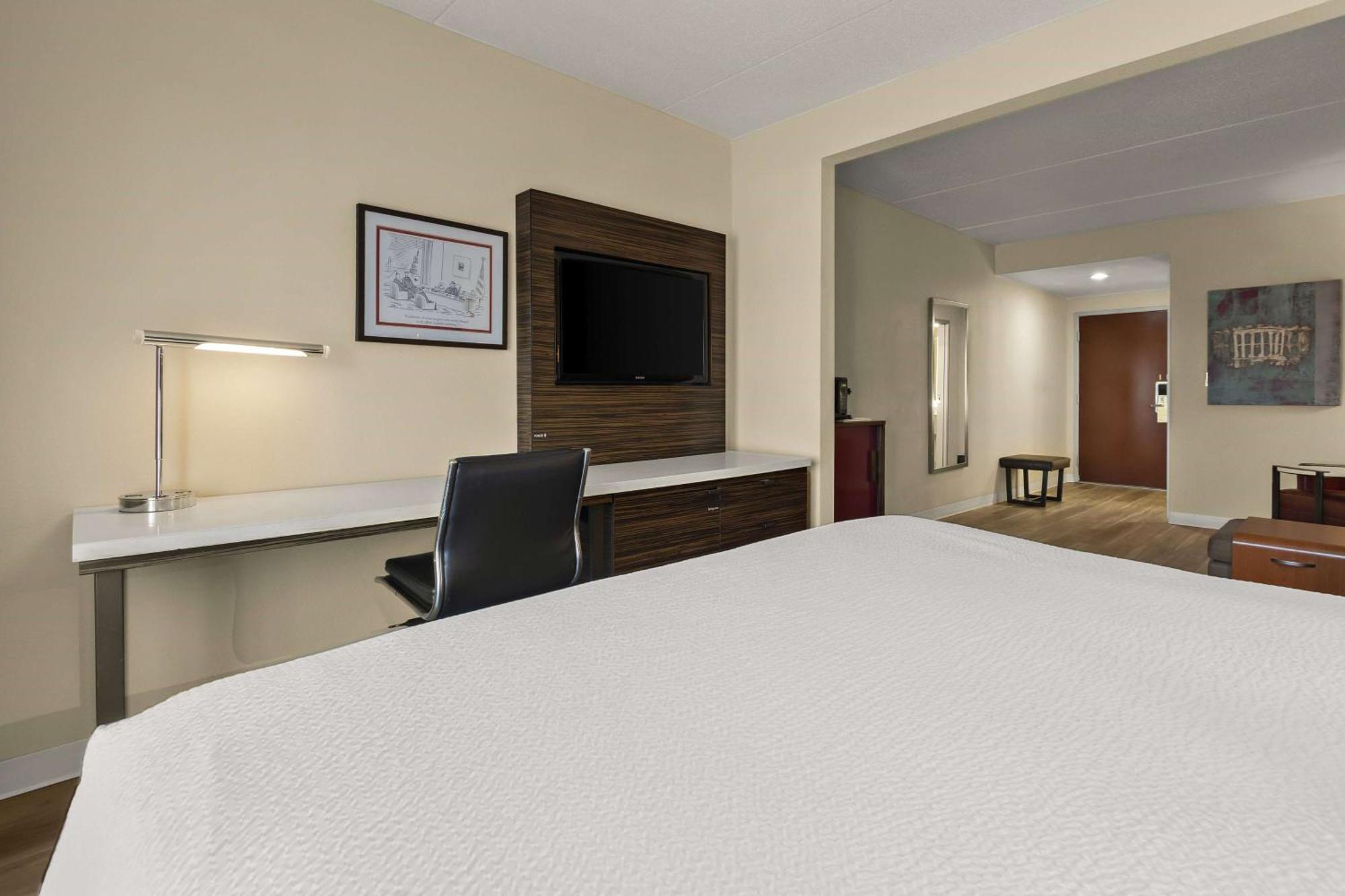 Ramada By Wyndham Harrisburg/Hershey Area Buitenkant foto