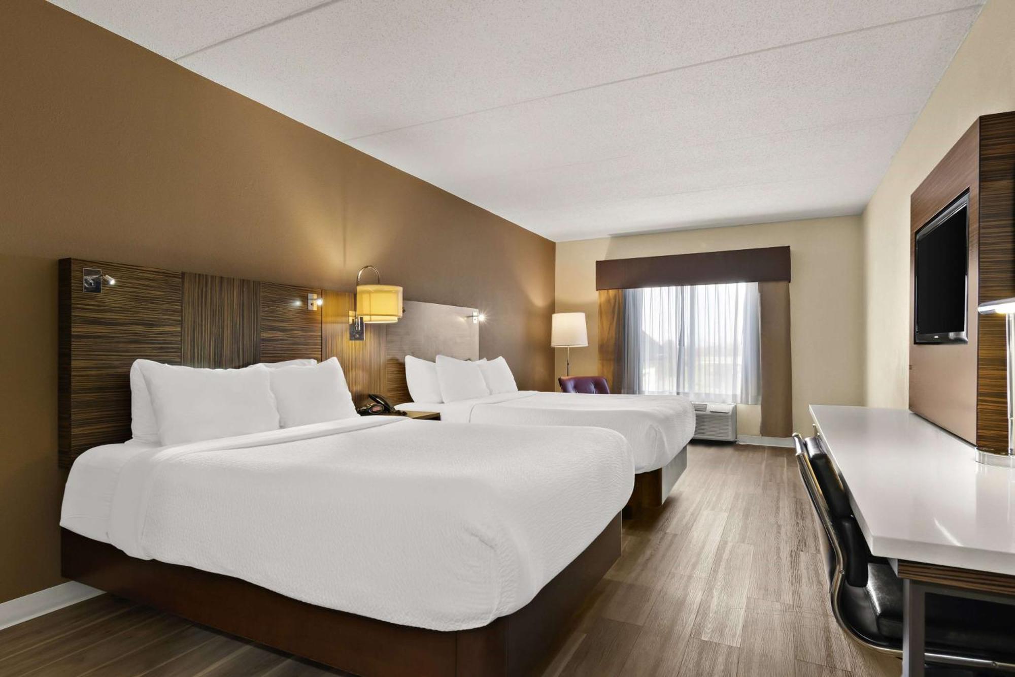 Ramada By Wyndham Harrisburg/Hershey Area Buitenkant foto