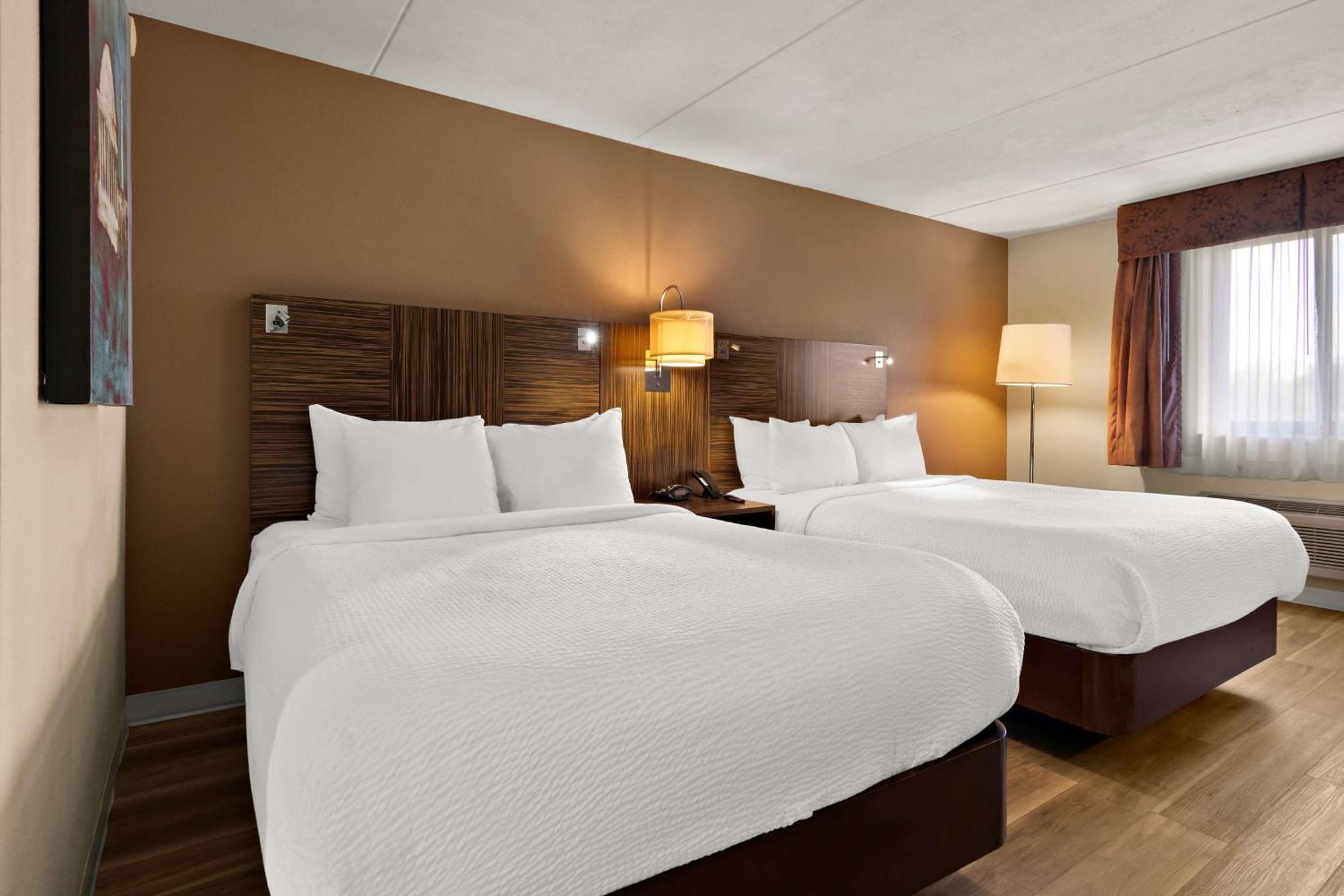 Ramada By Wyndham Harrisburg/Hershey Area Buitenkant foto