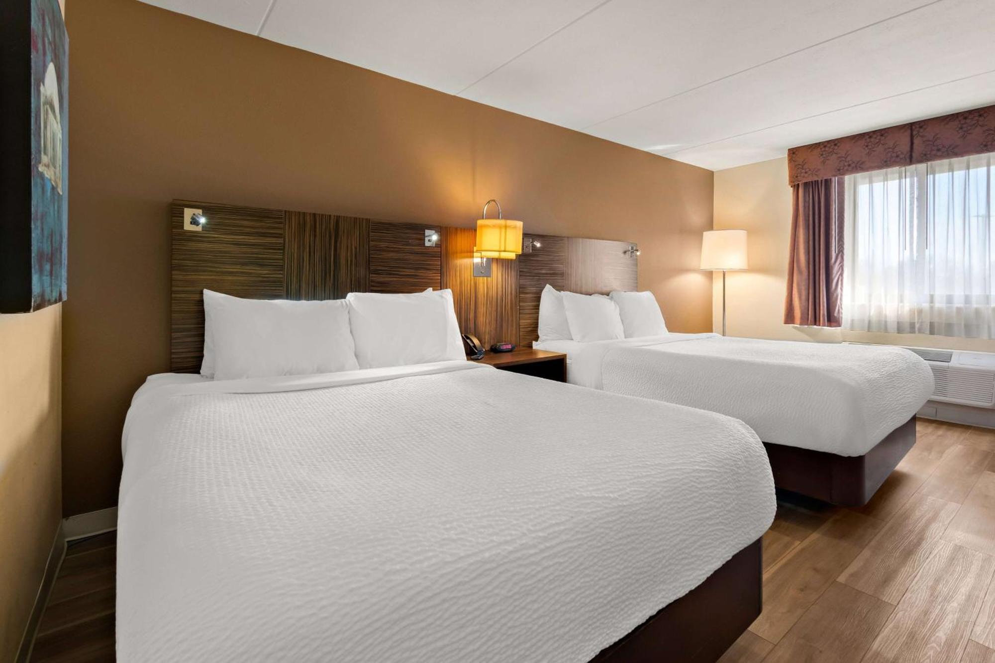 Ramada By Wyndham Harrisburg/Hershey Area Buitenkant foto