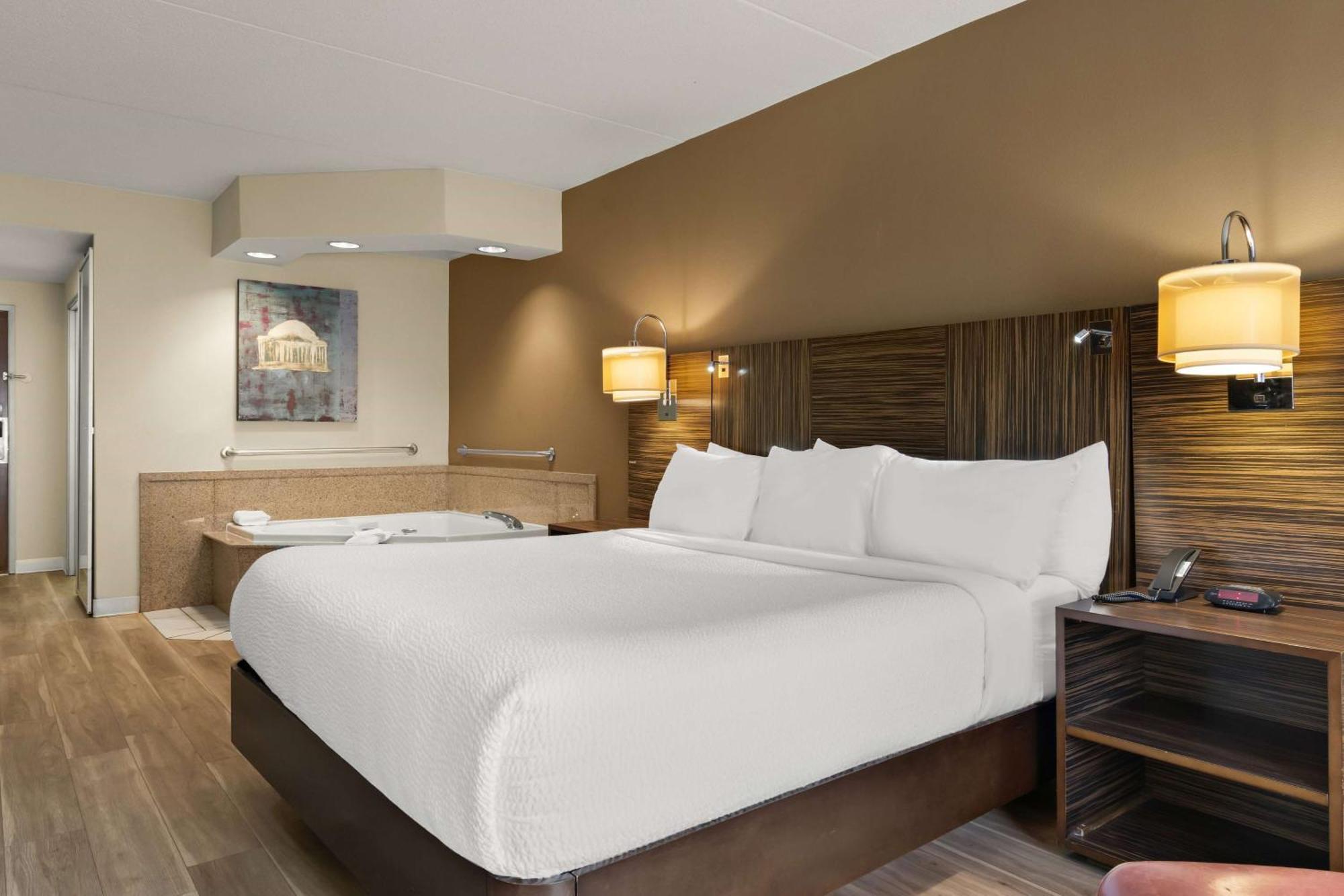 Ramada By Wyndham Harrisburg/Hershey Area Buitenkant foto