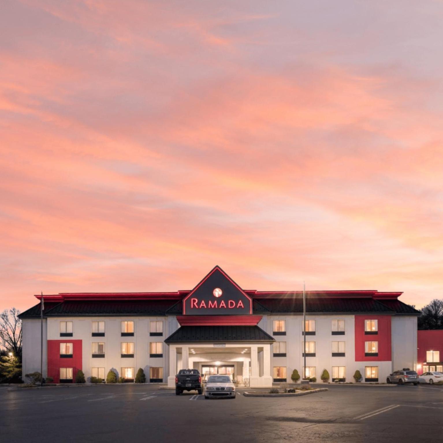Ramada By Wyndham Harrisburg/Hershey Area Buitenkant foto
